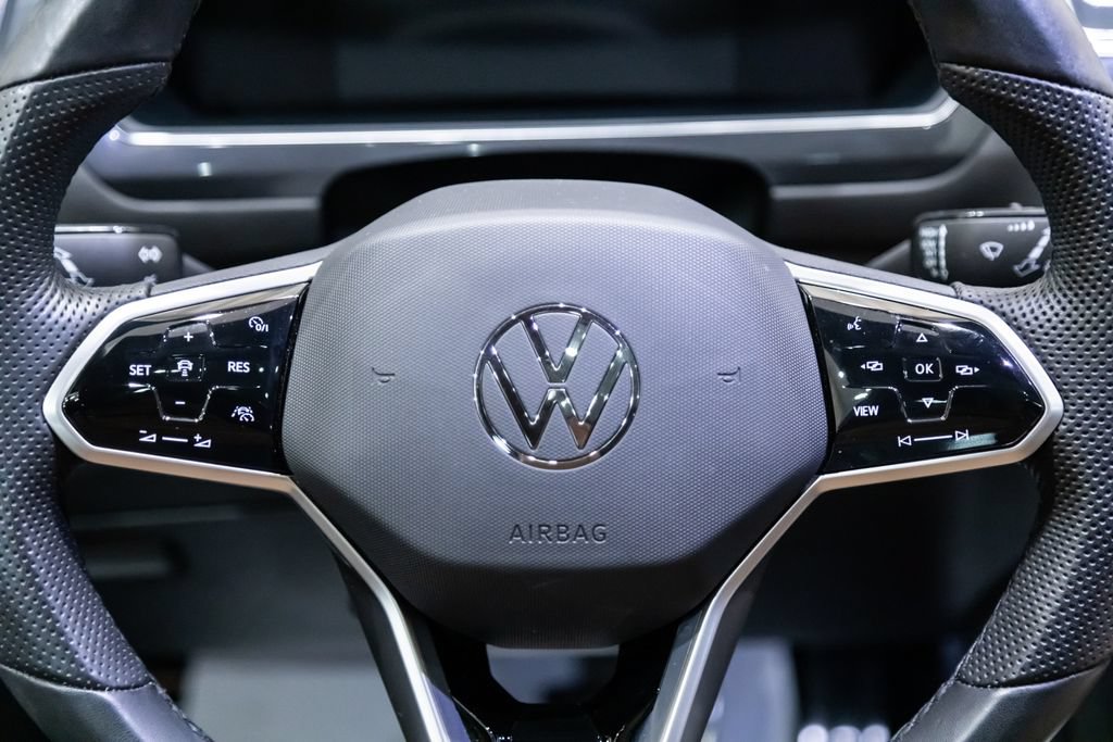 Certified 2024 Volkswagen Tiguan SE R-Line AWD/4WD image 15