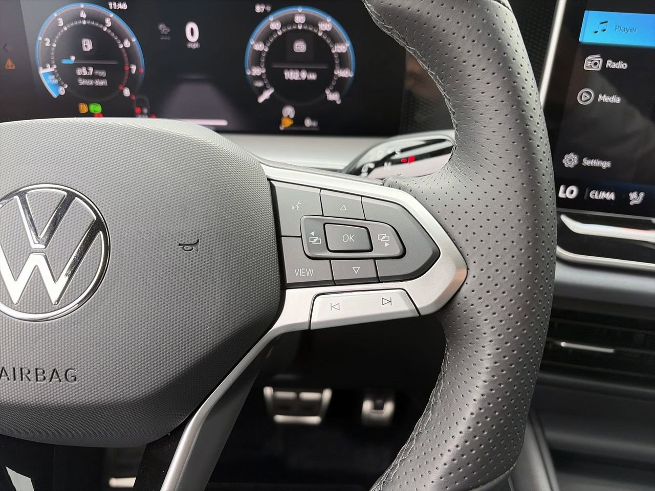 New 2026 Volkswagen Tiguan SE R-Line image 21