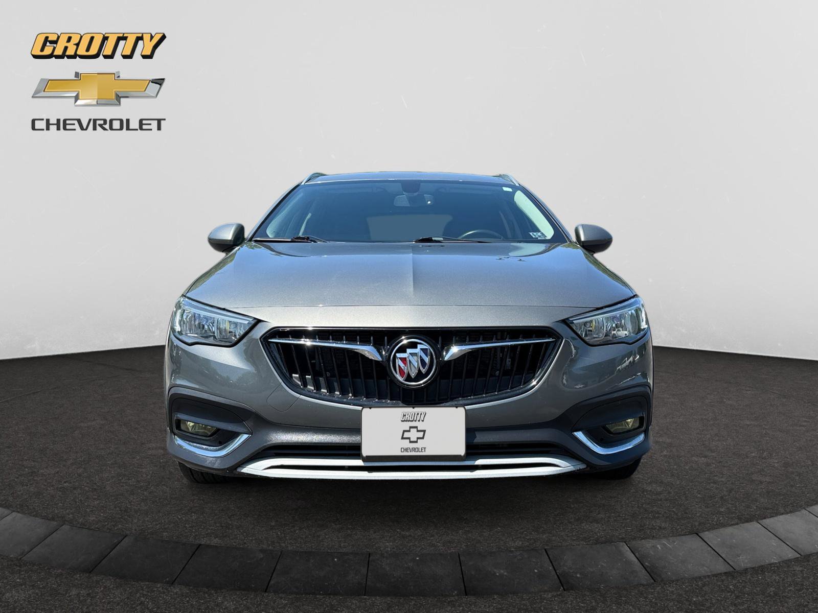 Used 2018 Buick Regal Essence w/ Sights and Sounds Package AWD/4WD image 8