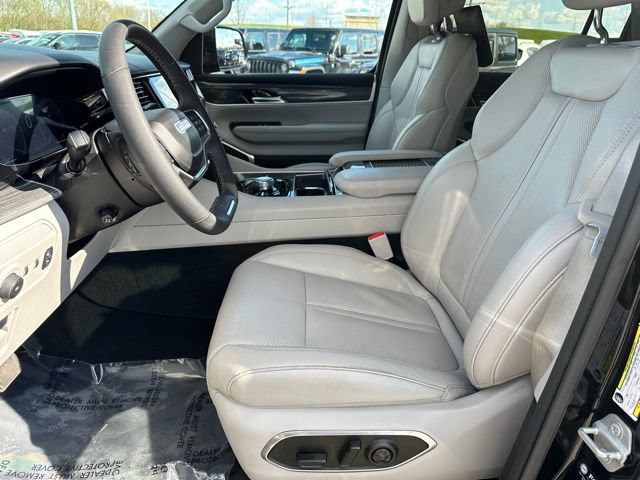 Used 2022 Jeep Wagoneer Series III w/ Convenience Group I AWD/4WD image 21