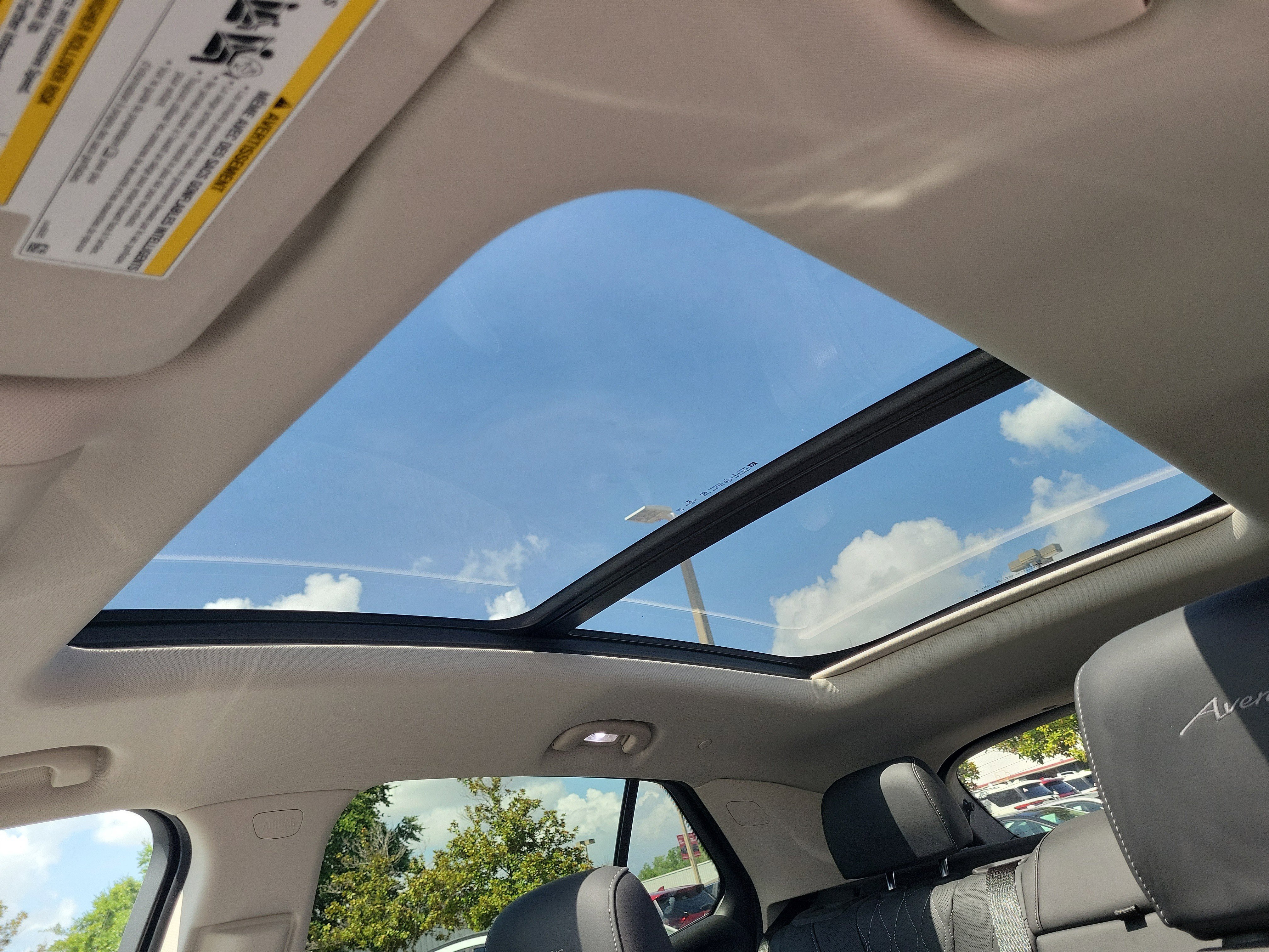 Used 2023 Buick Envision Avenir FWD image 27