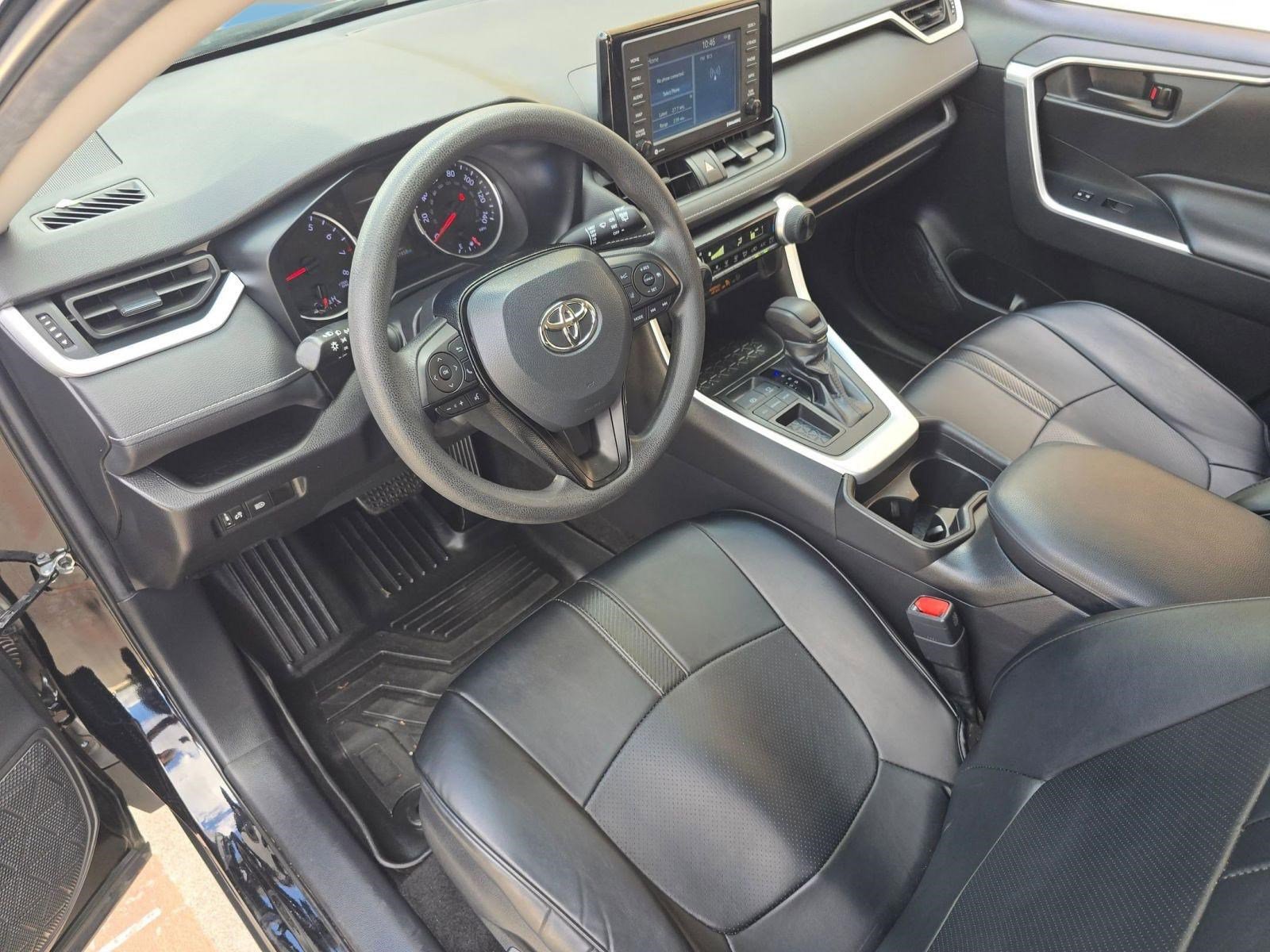 Used 2021 Toyota RAV4 LE image 4