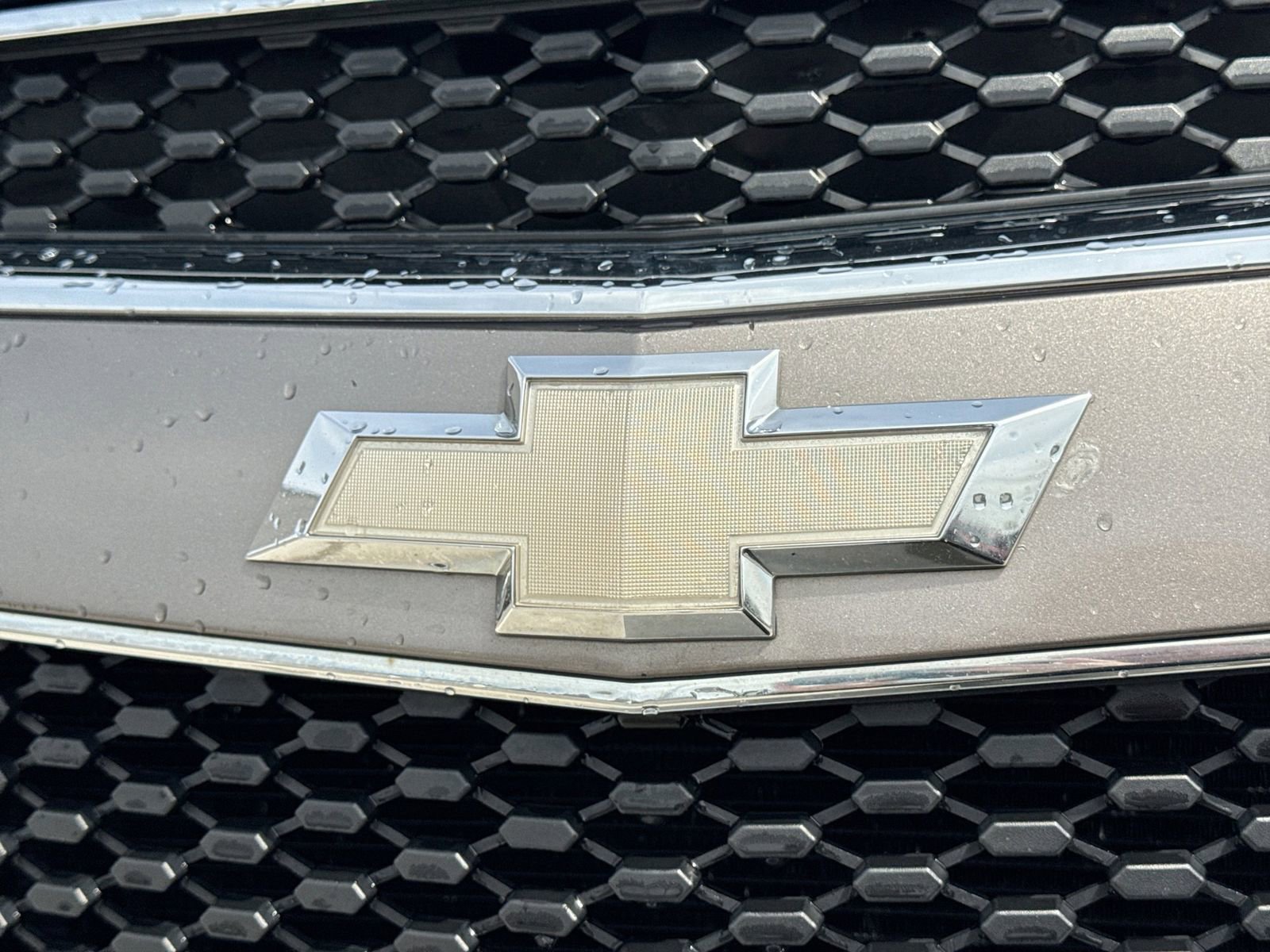 Used 2010 Chevrolet Equinox LS FWD image 3