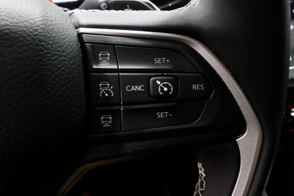 Used 2023 Jeep Grand Cherokee L Laredo w/ Luxury Tech Group I AWD/4WD image 29