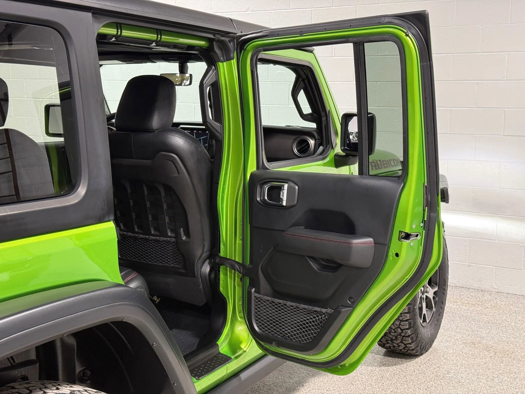 Used 2018 Jeep Wrangler Unlimited Rubicon w/ Dual Top Group image 57