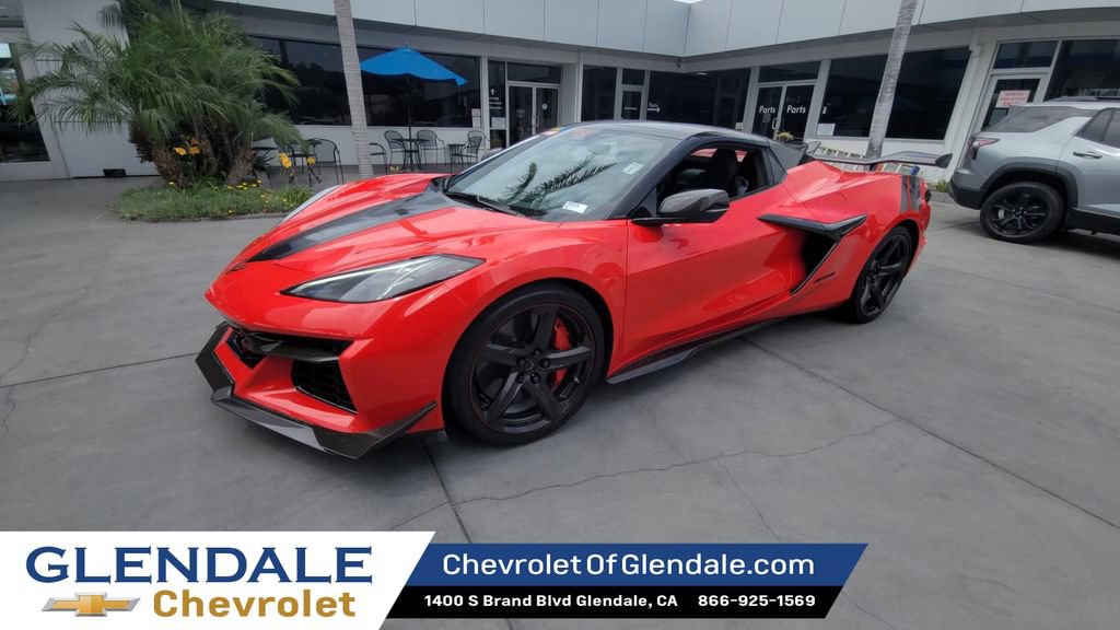 Used 2024 Chevrolet Corvette Z06 w/ Z07 Performance Package RWD image 4
