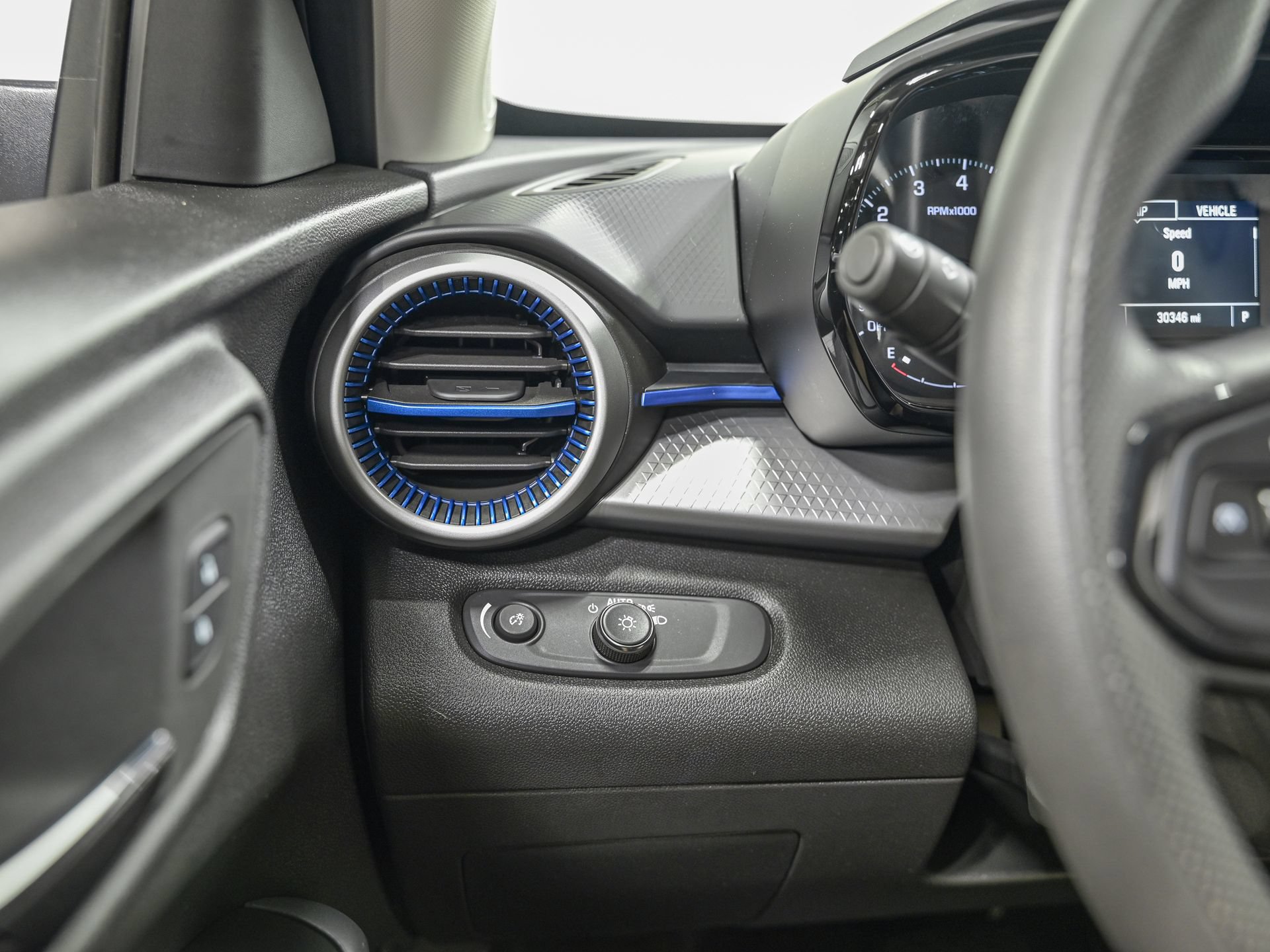 Used 2025 Chevrolet Trax LS FWD image 18