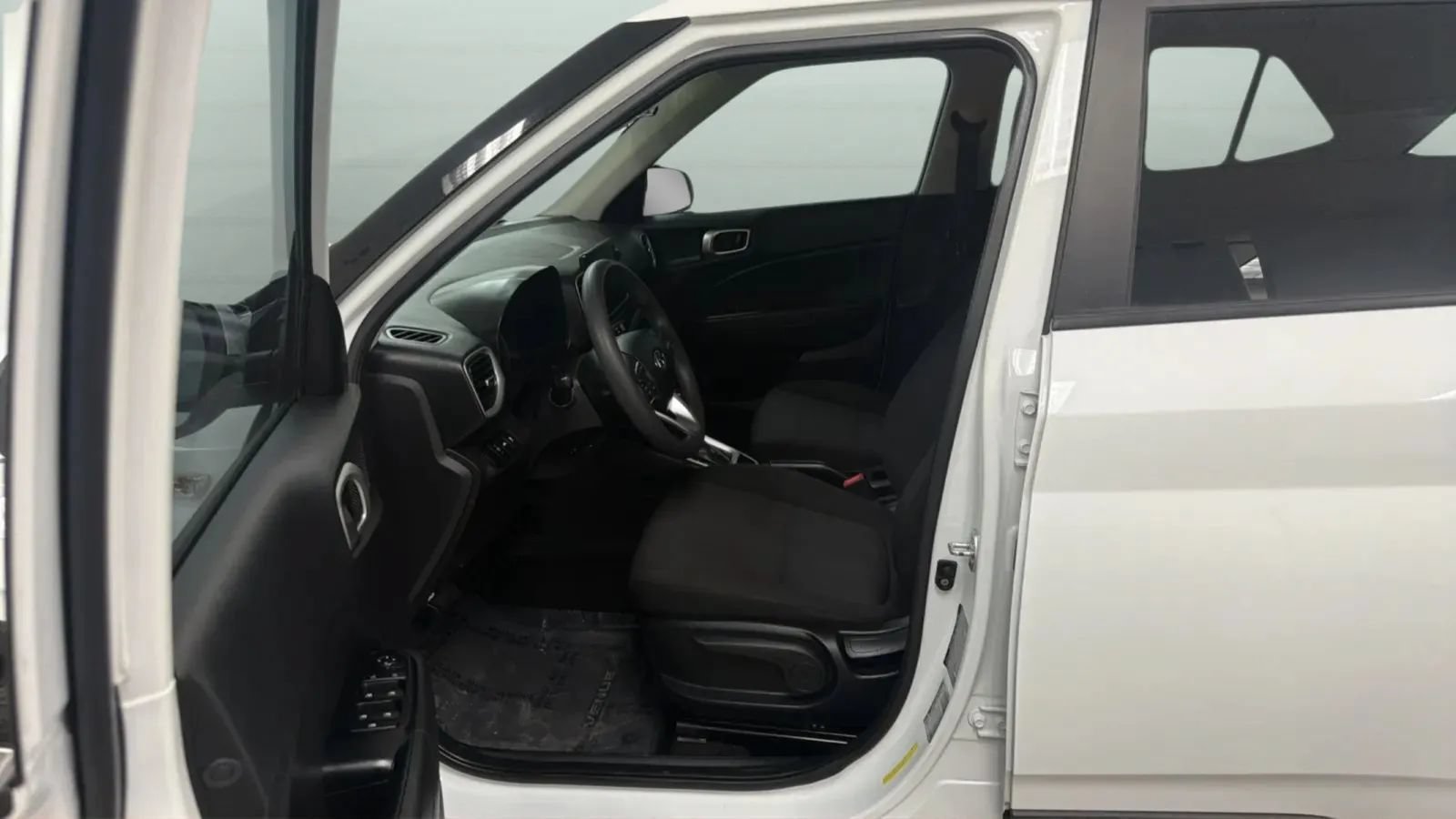 Used 2021 Hyundai Venue SE w/ Cargo Package FWD image 20