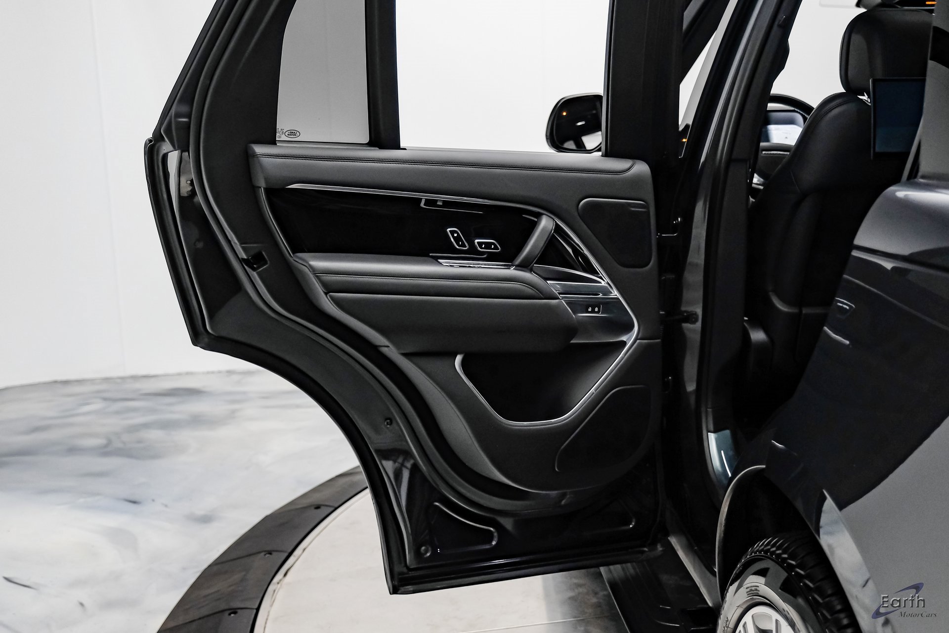 Used 2023 Land Rover Range Rover Autobiography image 81