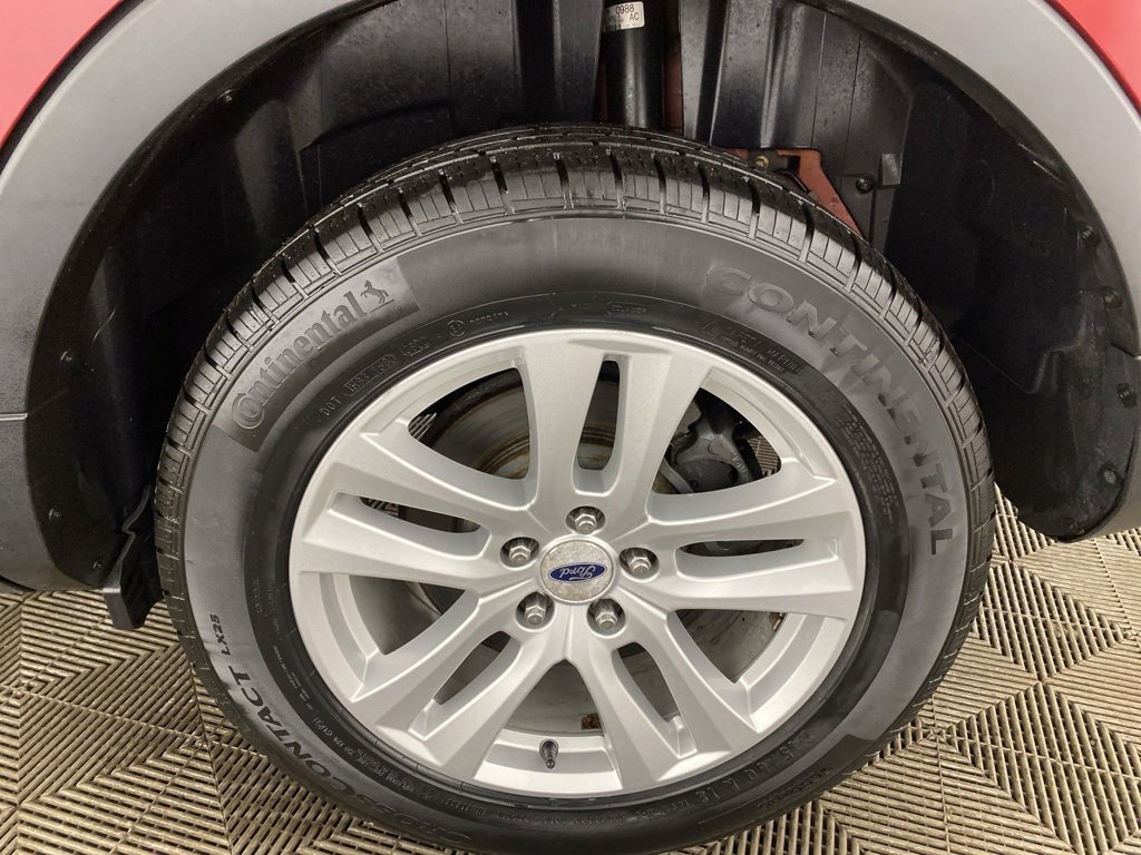 Used 2018 Ford Explorer XLT image 28