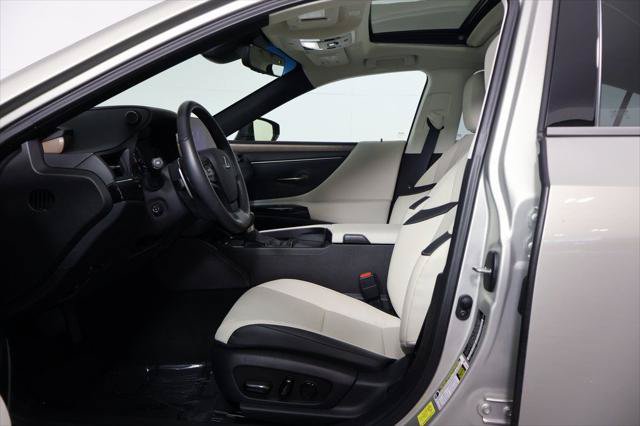 Certified 2025 Lexus ES 300h w/ Premium Package FWD image 10