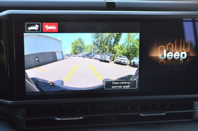 New 2025 Jeep Wrangler Unlimited Rubicon 392 image 31