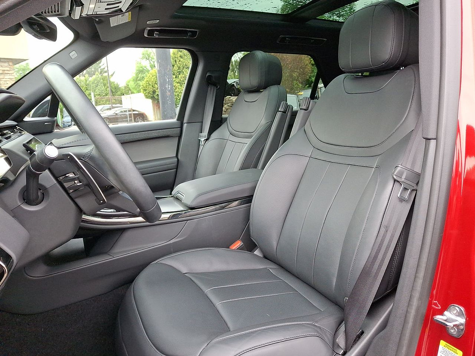Used 2024 Land Rover Range Rover Sport SE AWD/4WD image 17