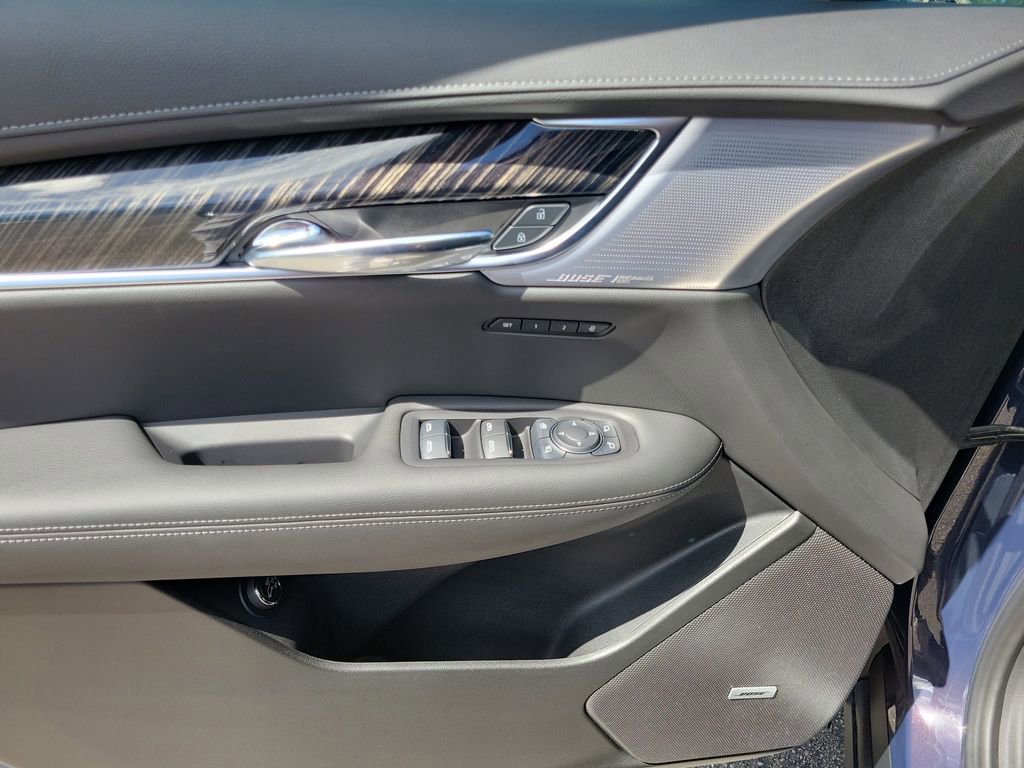 Used 2025 Cadillac XT6 Premium Luxury w/ Technology Package image 22