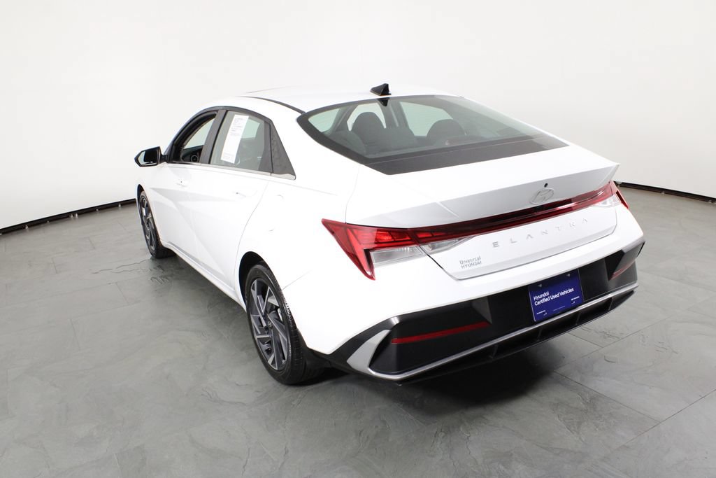 Certified 2024 Hyundai Elantra SEL w/ Convenience Package FWD image 17