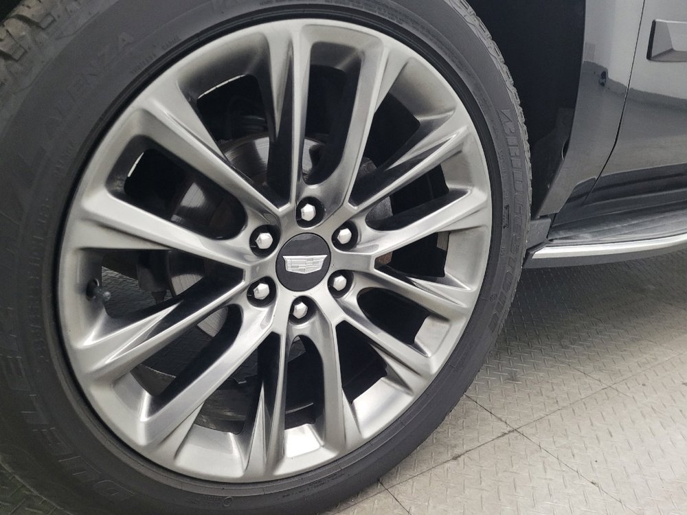 Used 2019 Cadillac Escalade Luxury w/ Escalade Sport Edition image 31