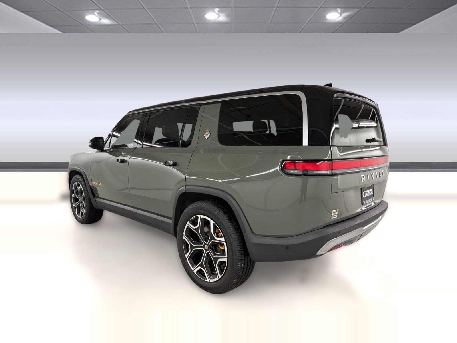 Used 2022 Rivian R1S Launch Edition Quad AWD/4WD image 3