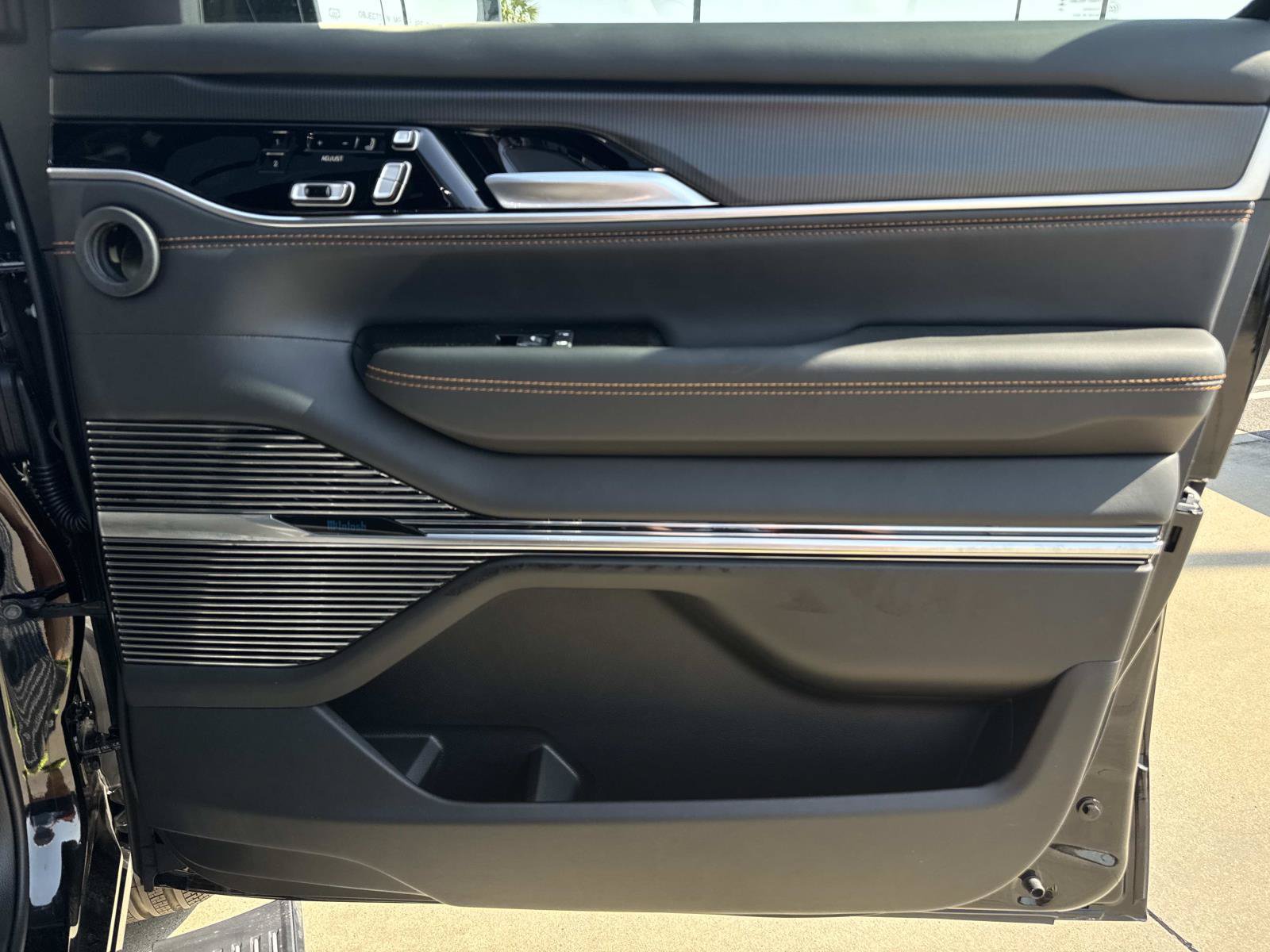 New 2026 Jeep Grand Wagoneer Summit AWD/4WD image 14