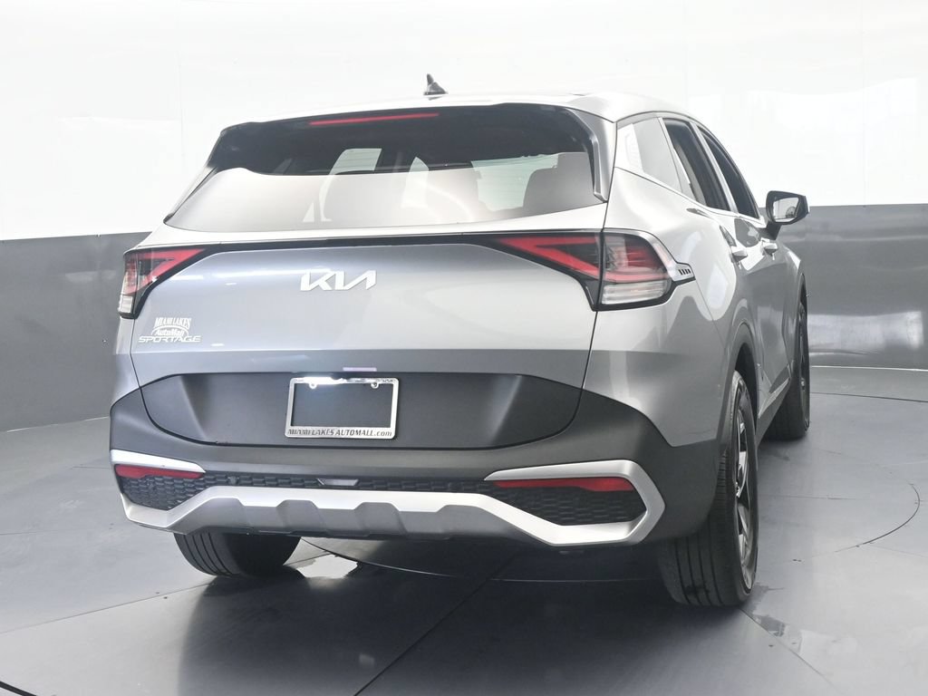 Used 2025 Kia Sportage LX FWD image 5