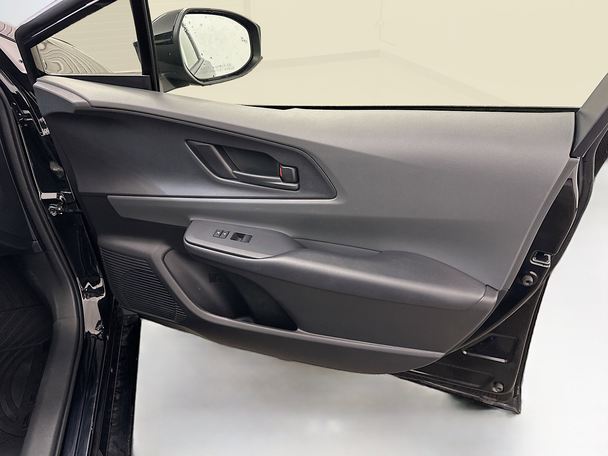 Used 2024 Toyota Prius LE image 33