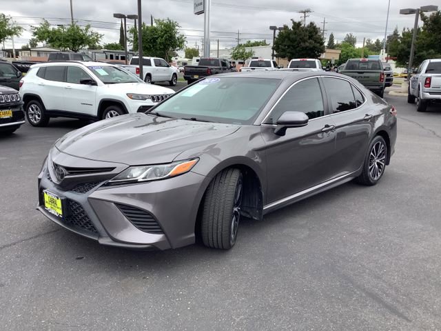 Used 2020 Toyota Camry SE FWD image 5