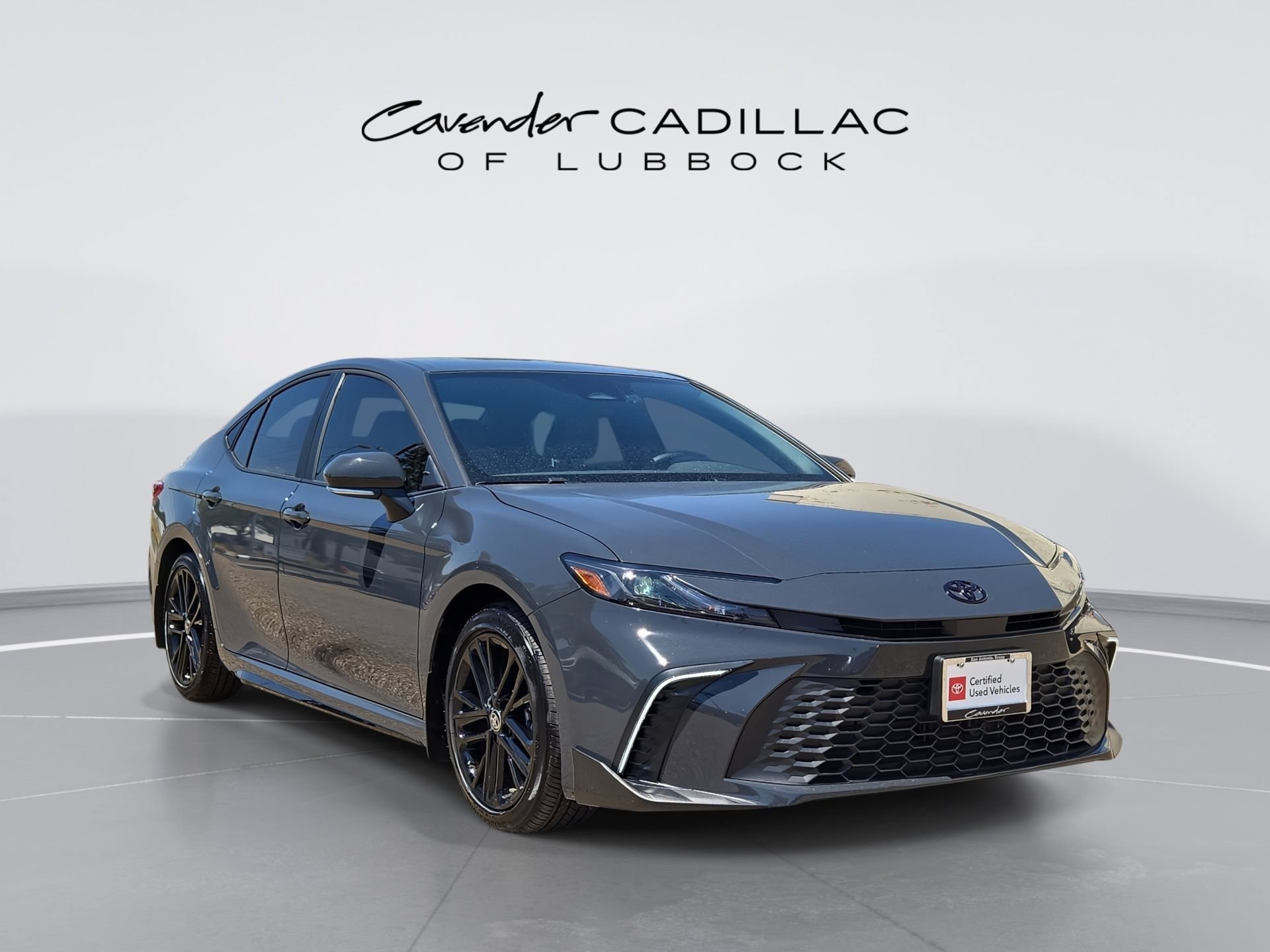 Used 2026 Toyota Camry SE FWD image 1