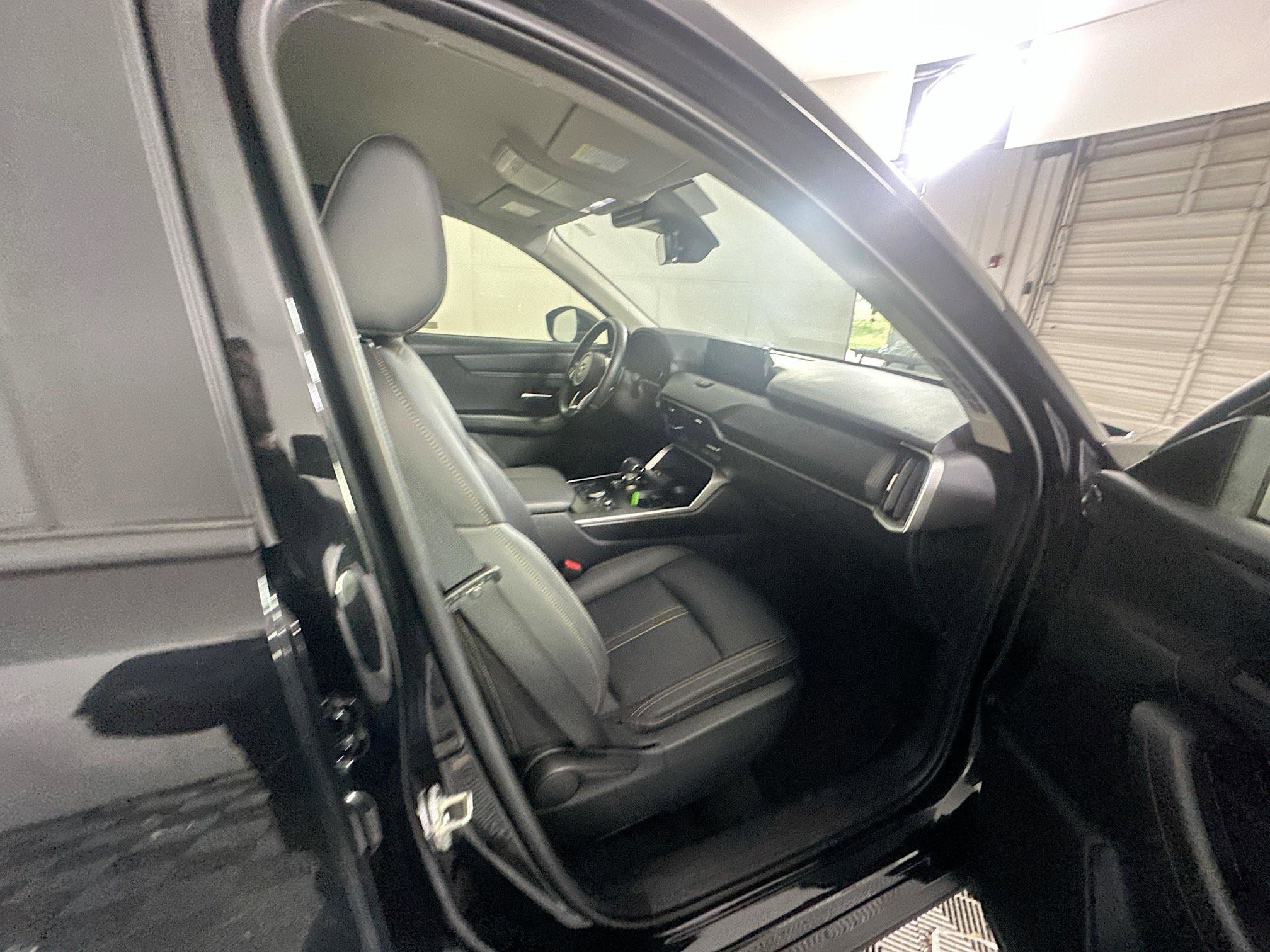 Used 2025 MAZDA CX-90 3.3 Turbo w/ Select Package image 33