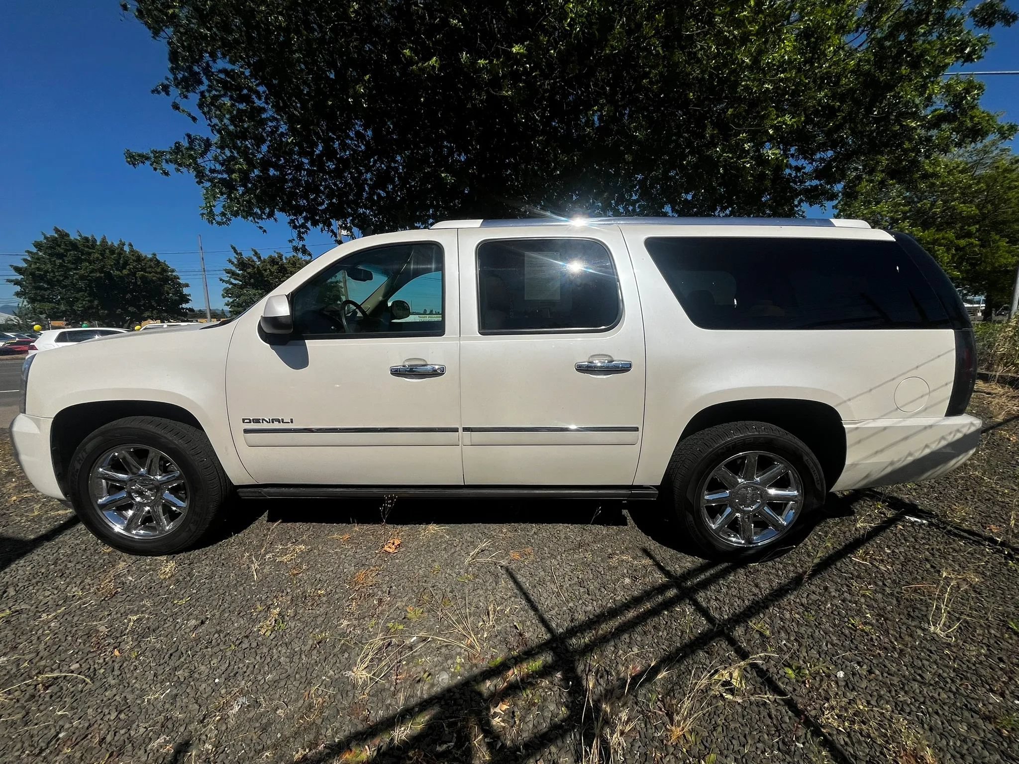 Used 2012 GMC Yukon XL Denali AWD/4WD image 6