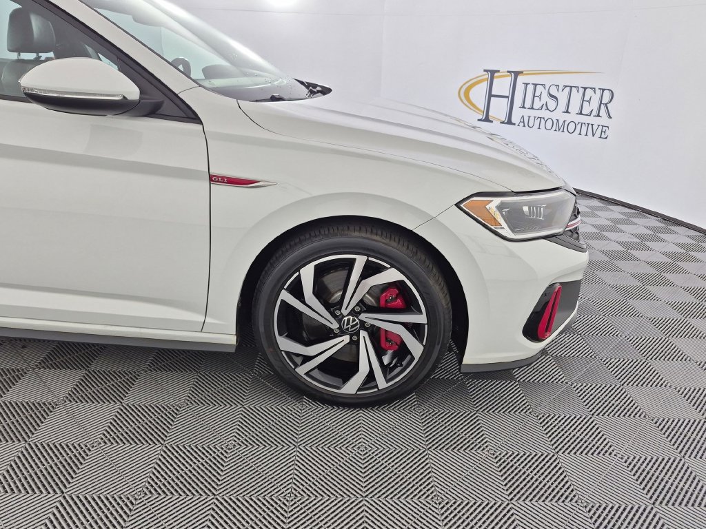 Used 2024 Volkswagen Jetta GLI Autobahn FWD image 11