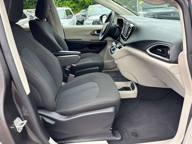 Used 2023 Chrysler Voyager LX FWD image 24