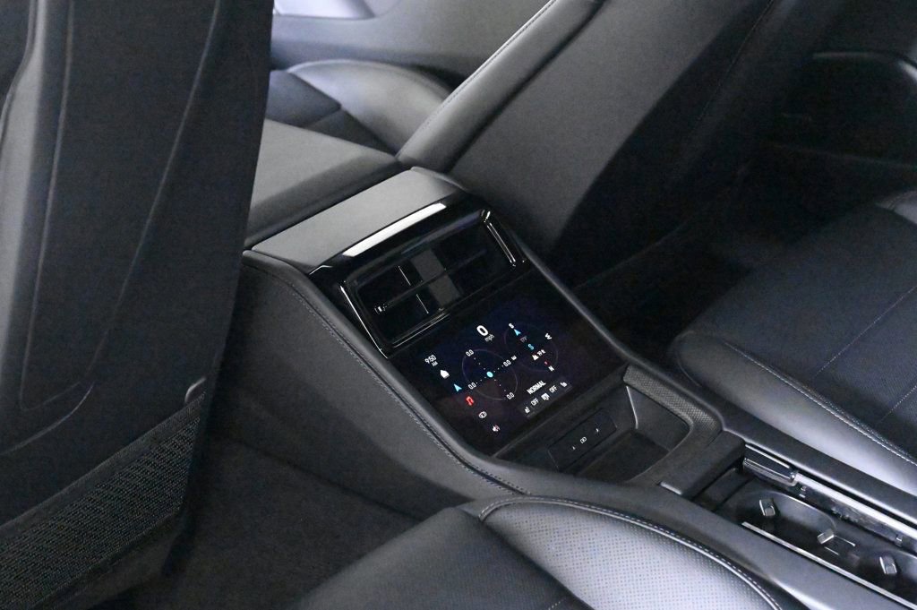 Certified 2025 Porsche Panamera 4 image 20