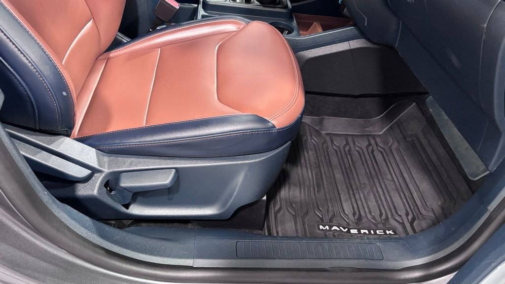 Used 2022 Ford Maverick Lariat w/ Lariat Luxury Package FWD image 17