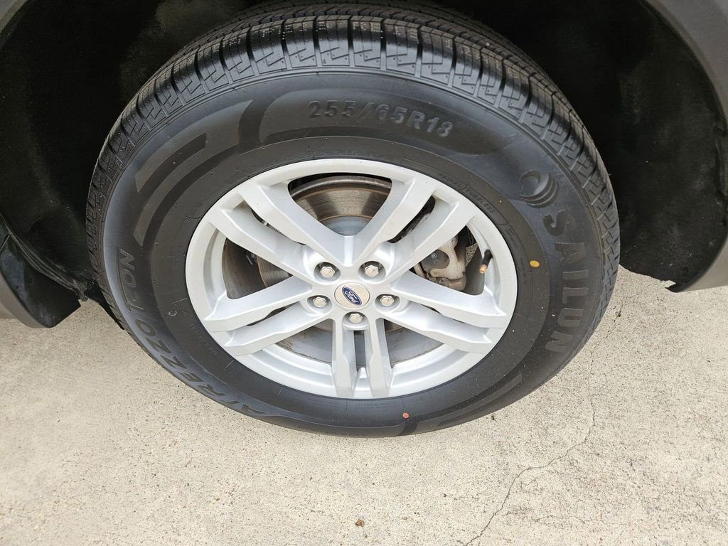 Used 2024 Ford Explorer XLT w/ Equipment Group 202A image 25