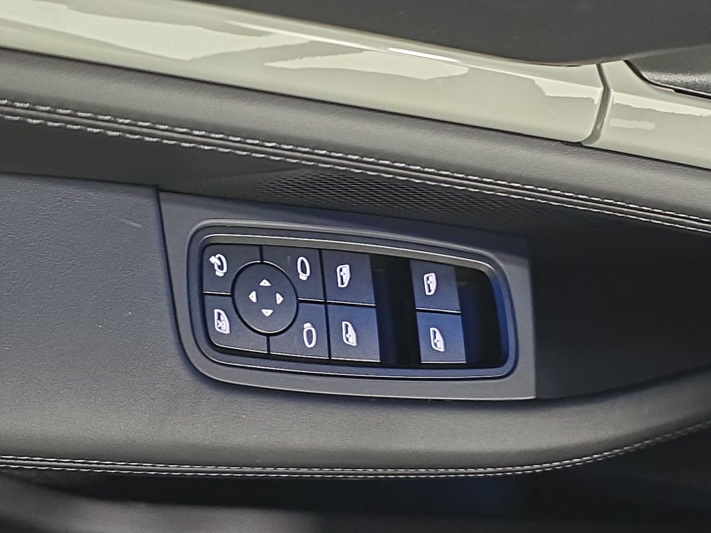 New 2026 Porsche Taycan Turbo AWD/4WD image 21