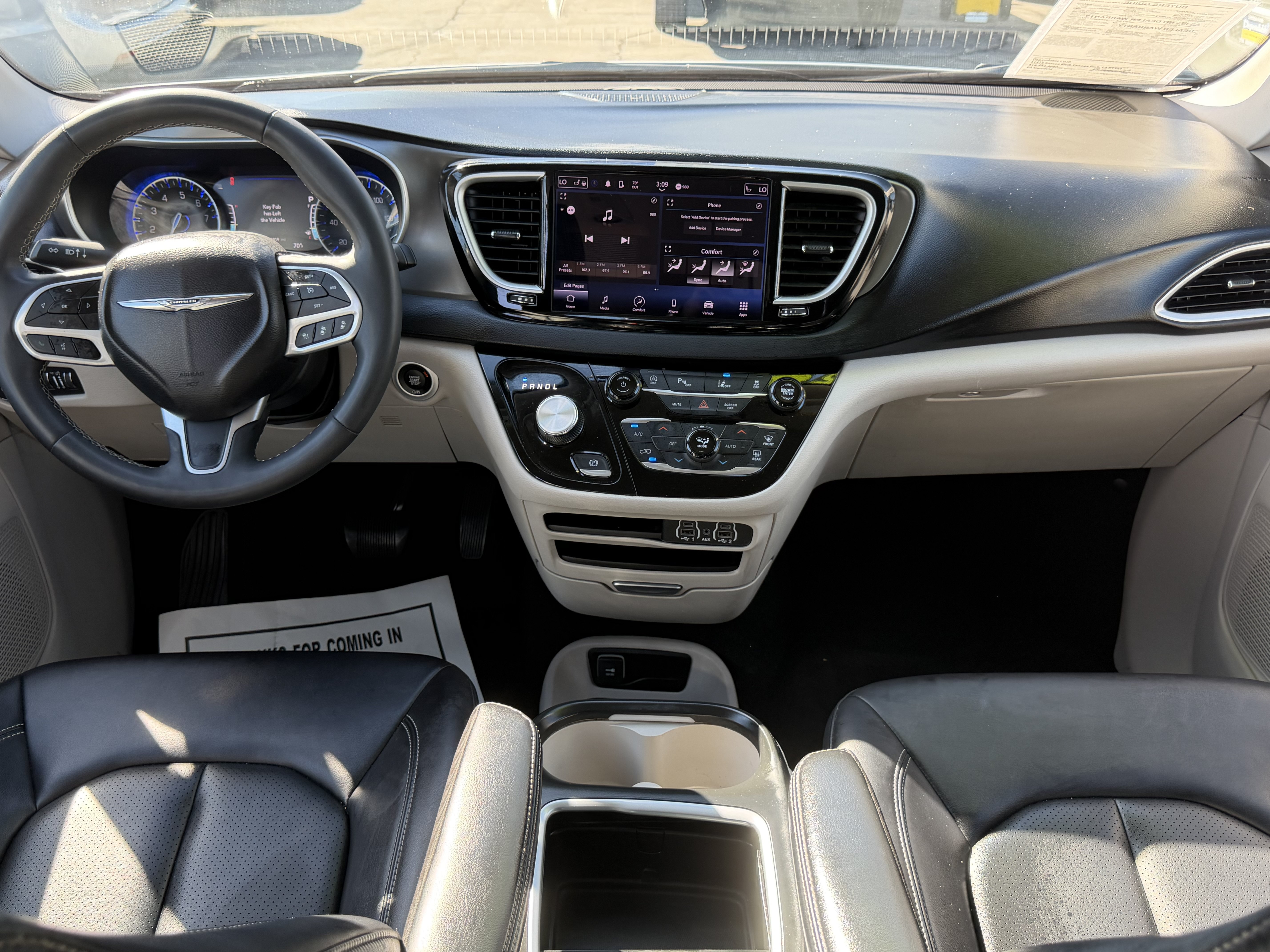 Certified 2024 Chrysler Pacifica Touring-L FWD image 32