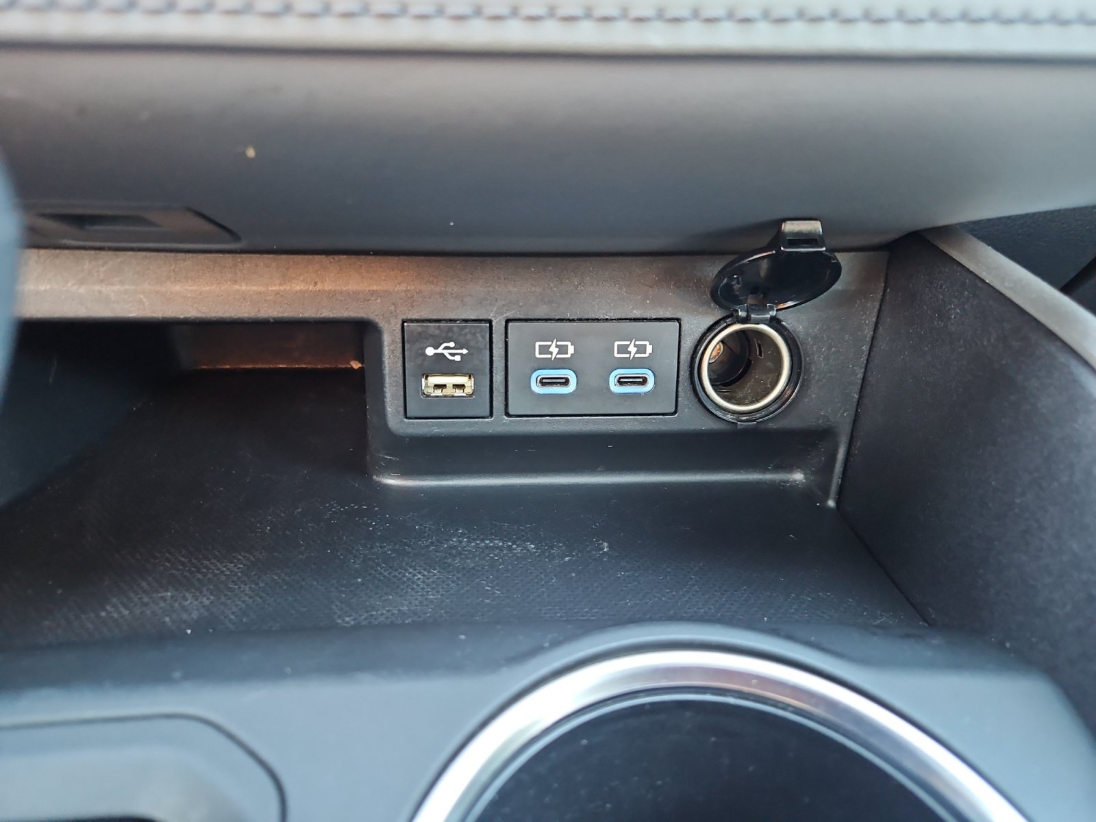 Used 2022 Toyota Highlander XLE AWD/4WD image 21