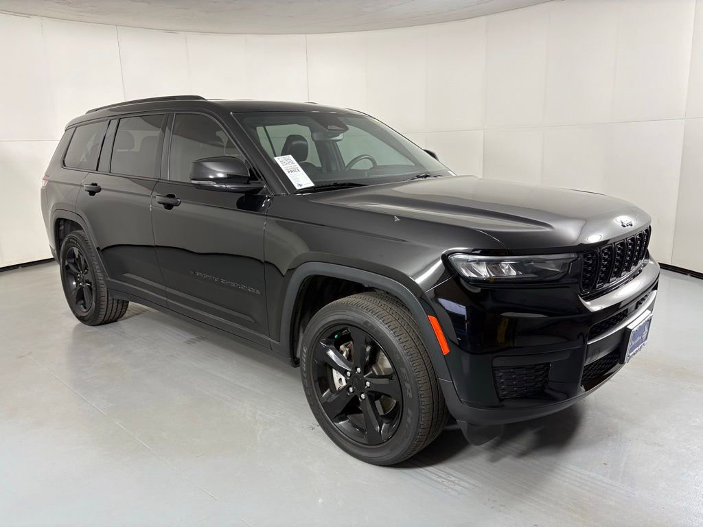 Used 2023 Jeep Grand Cherokee L Laredo AWD/4WD image 2