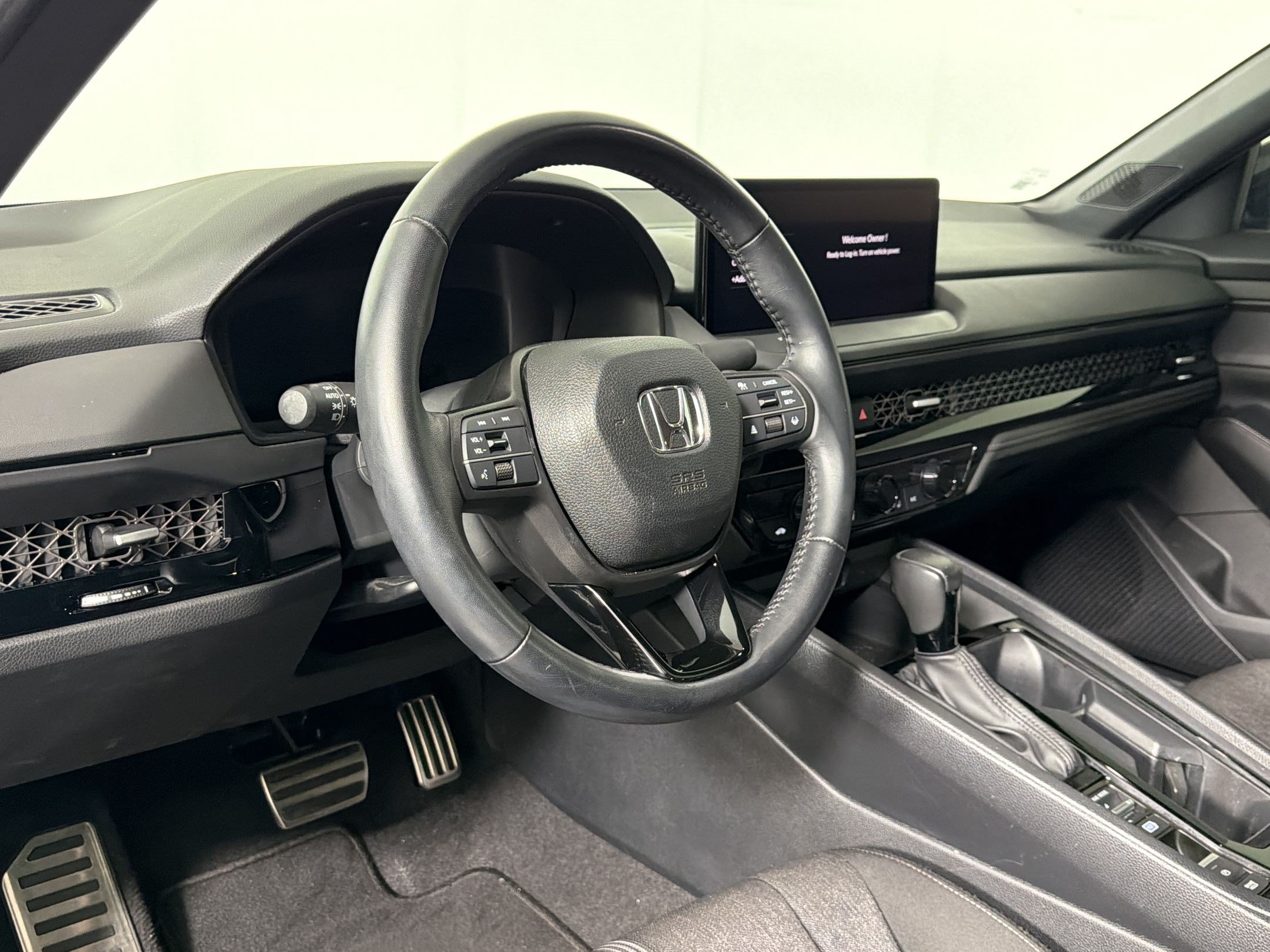 Used 2023 Honda Accord Sport image 3