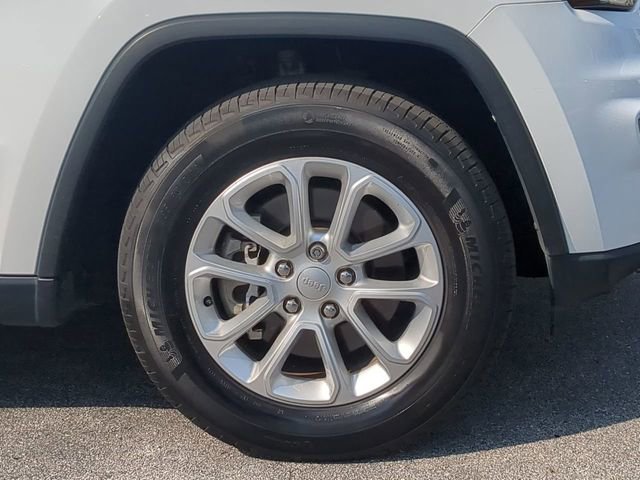 Used 2021 Jeep Grand Cherokee Laredo X image 11