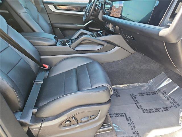 Used 2024 Porsche Cayenne image 22