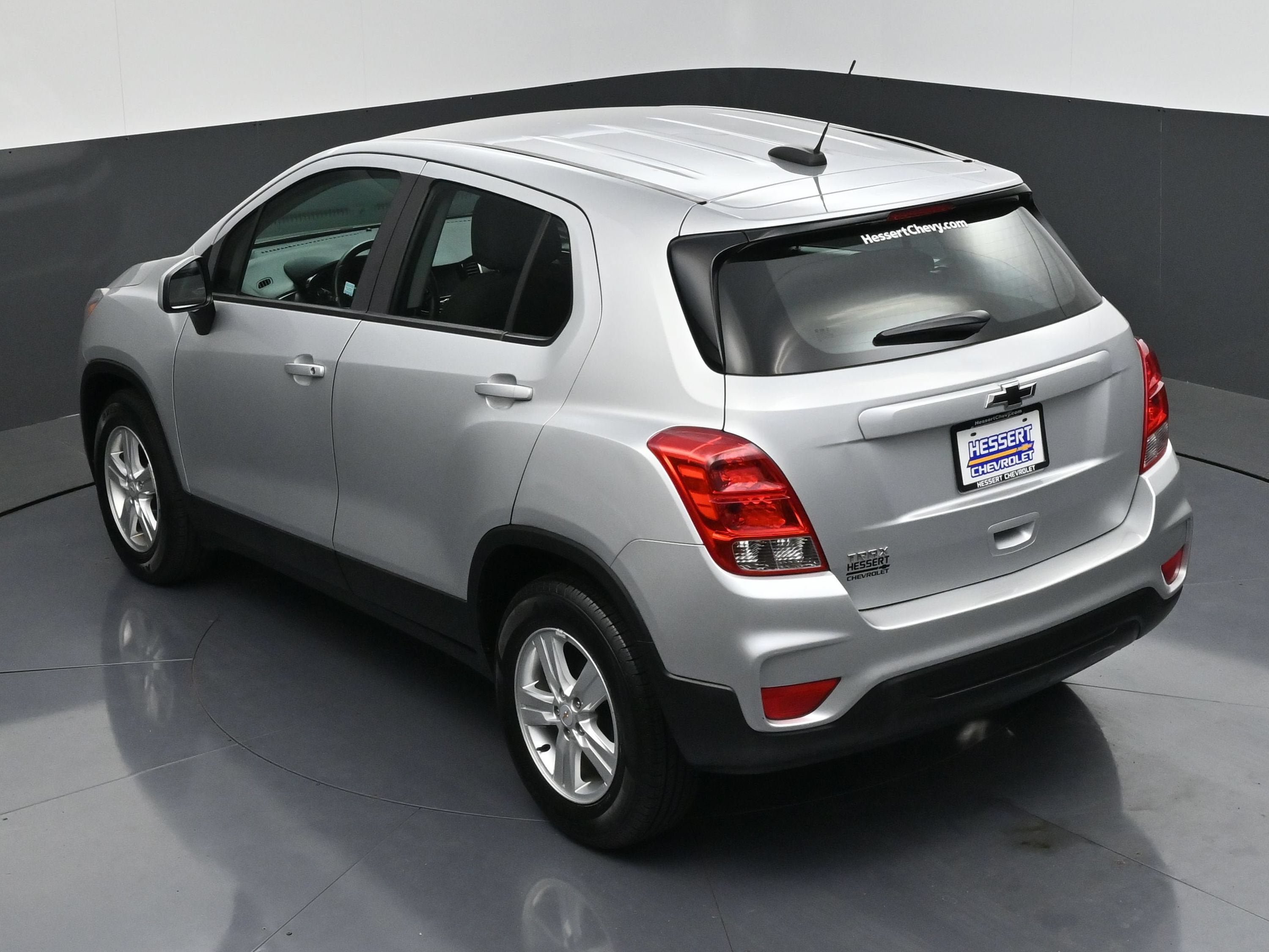 Used 2020 Chevrolet Trax LS FWD image 40