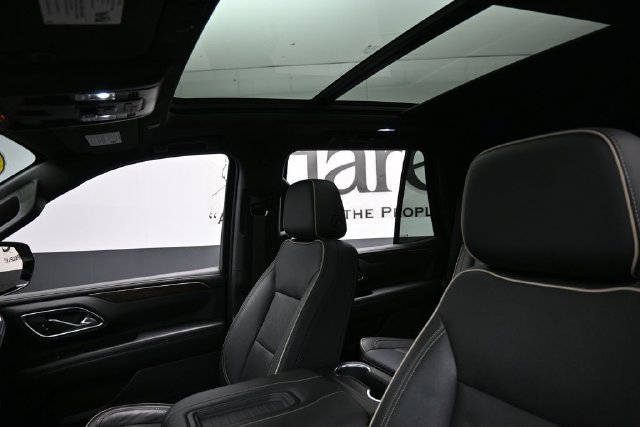 Used 2021 Chevrolet Tahoe Premier w/ Premium Package AWD/4WD image 18