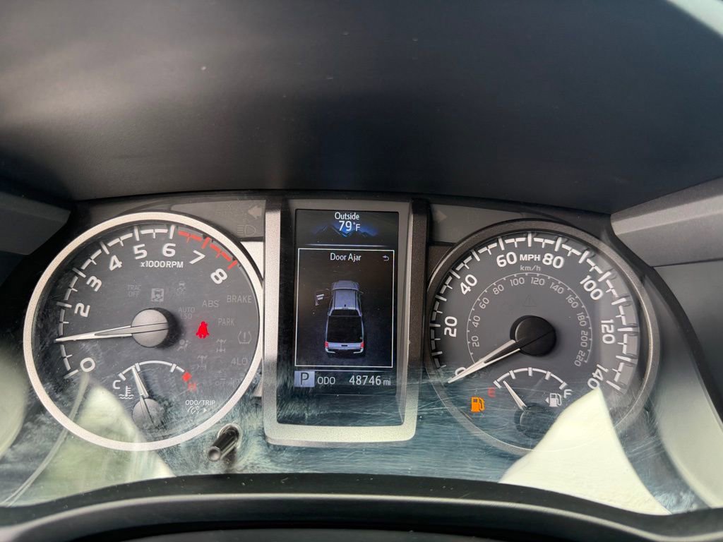 Used 2023 Toyota Tacoma TRD Sport w/ TRD Premium Sport Package AWD/4WD image 19