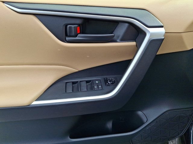 Used 2019 Toyota RAV4 LE w/ All Weather Liner Package AWD/4WD image 16