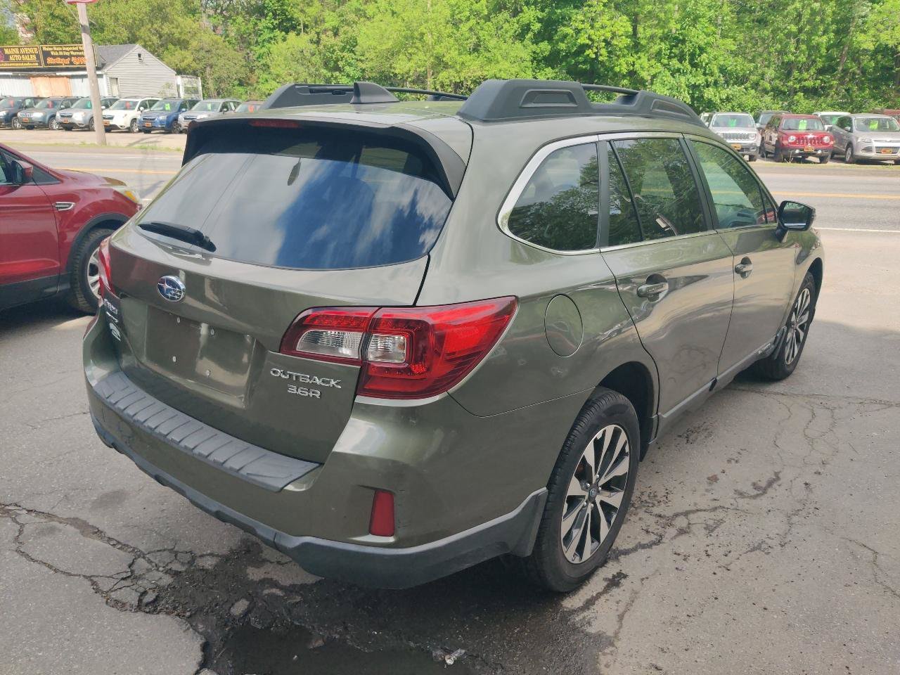 Used 2016 Subaru Outback 3.6R Limited AWD/4WD image 6
