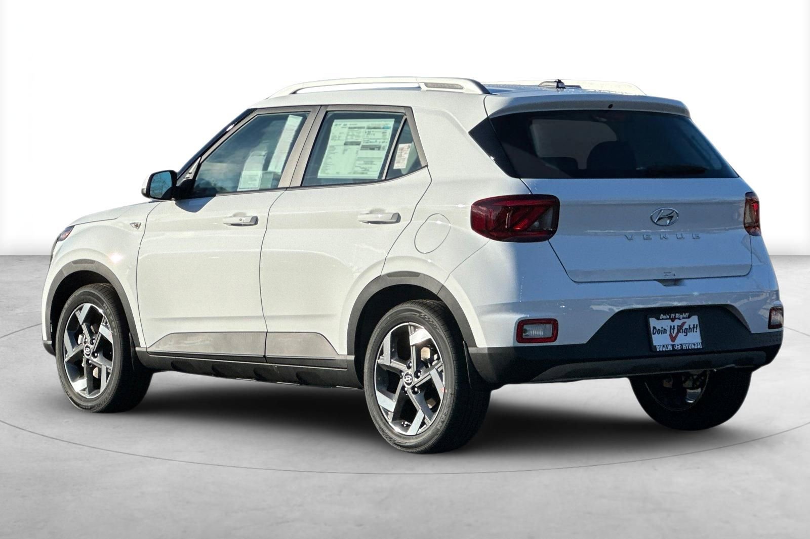 Used 2026 Hyundai Venue SEL image 4