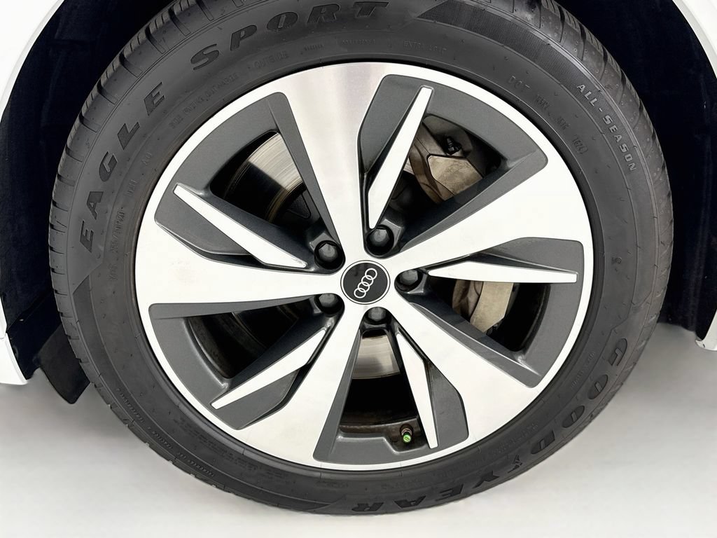 Certified 2024 Audi Q8 e-tron Premium Plus AWD/4WD image 29