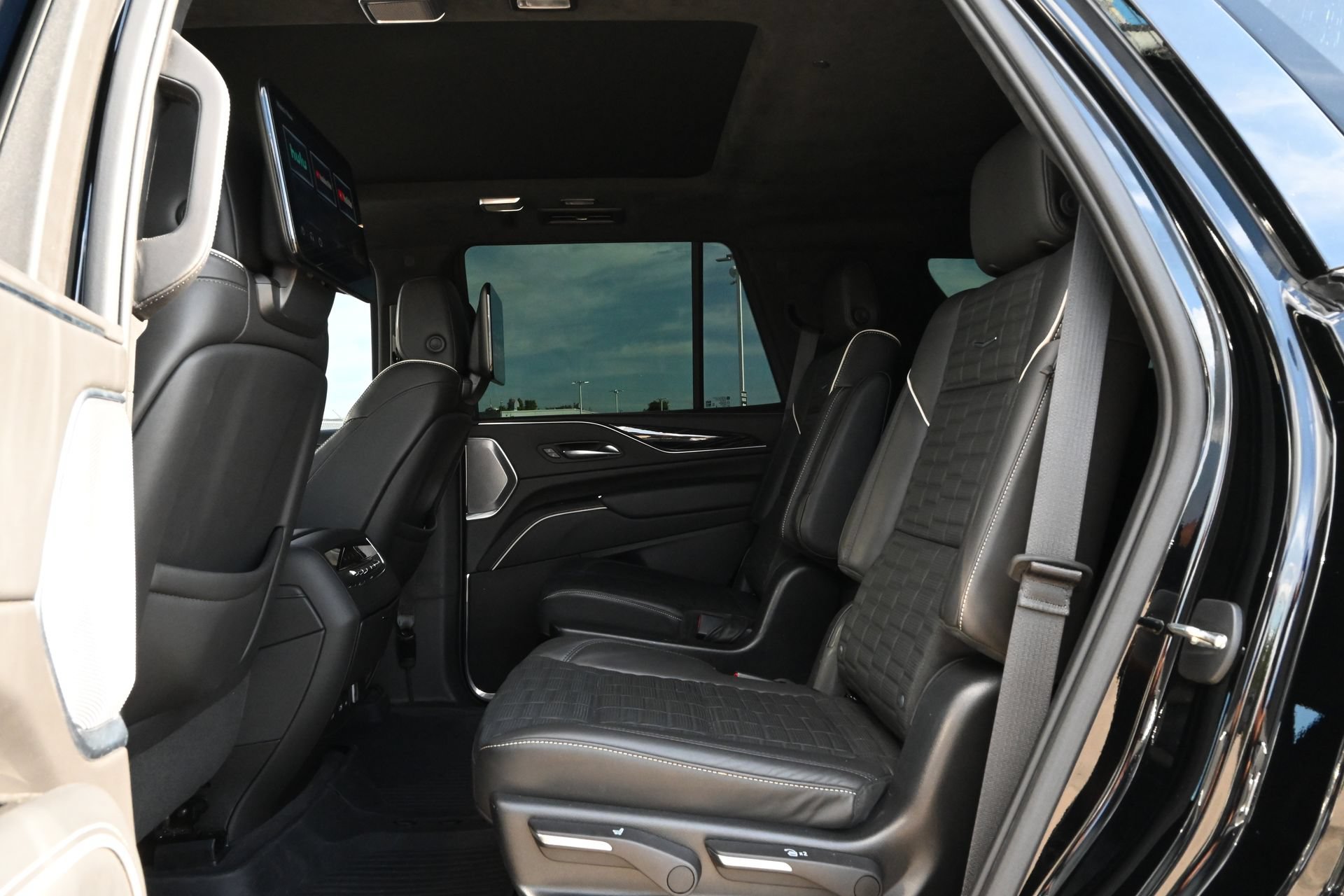 Used 2023 Cadillac Escalade V AWD/4WD image 21