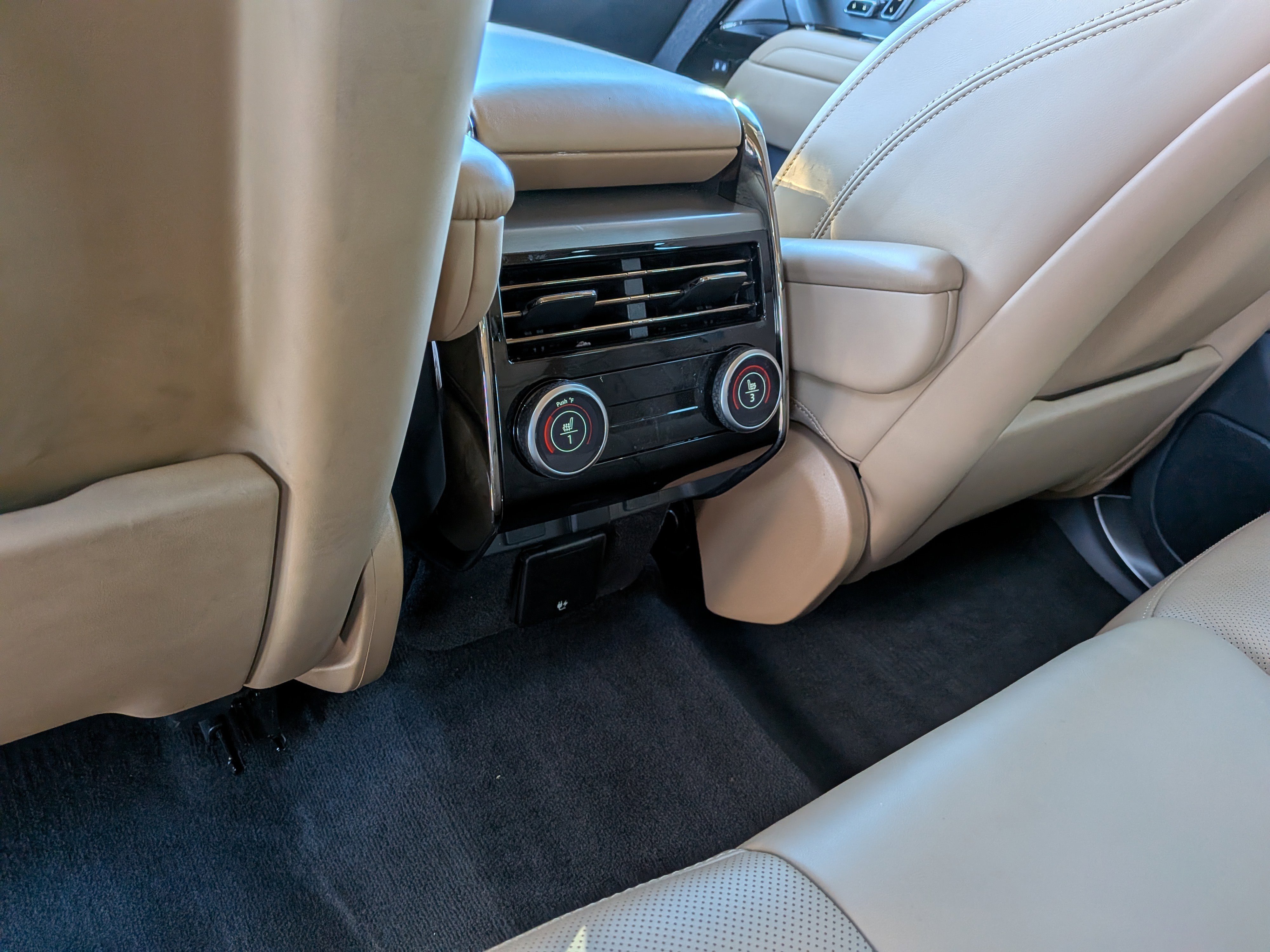 Used 2024 Land Rover Range Rover Sport SE image 20