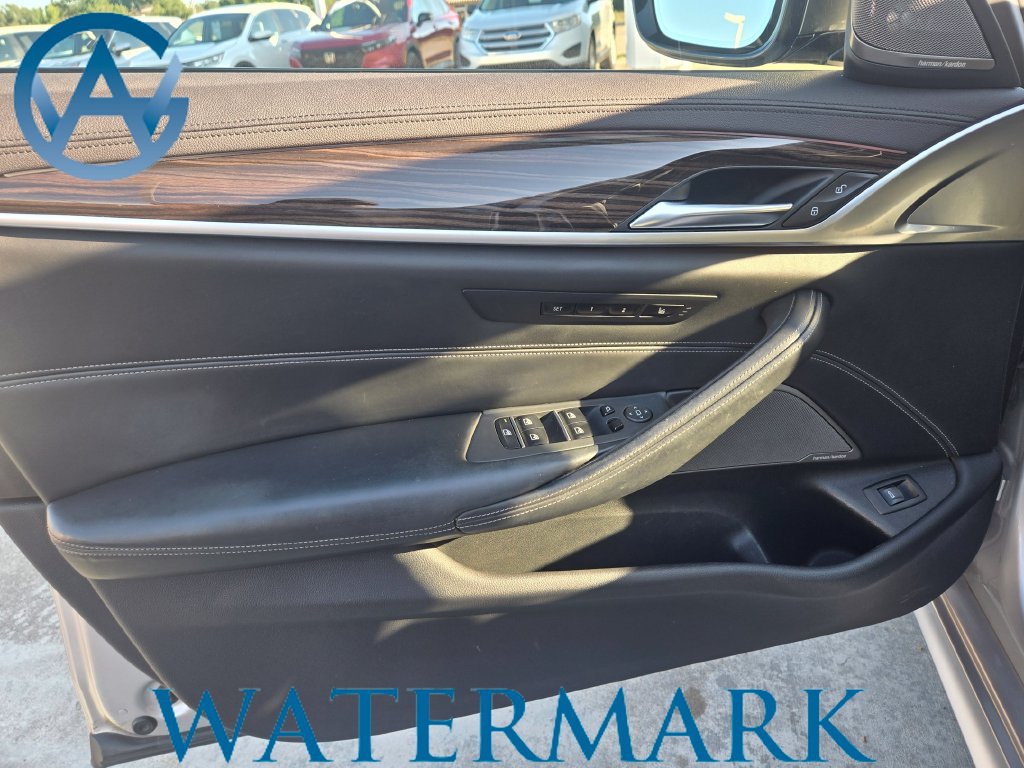 Used 2020 BMW M550i xDrive w/ Premium Package AWD/4WD image 10